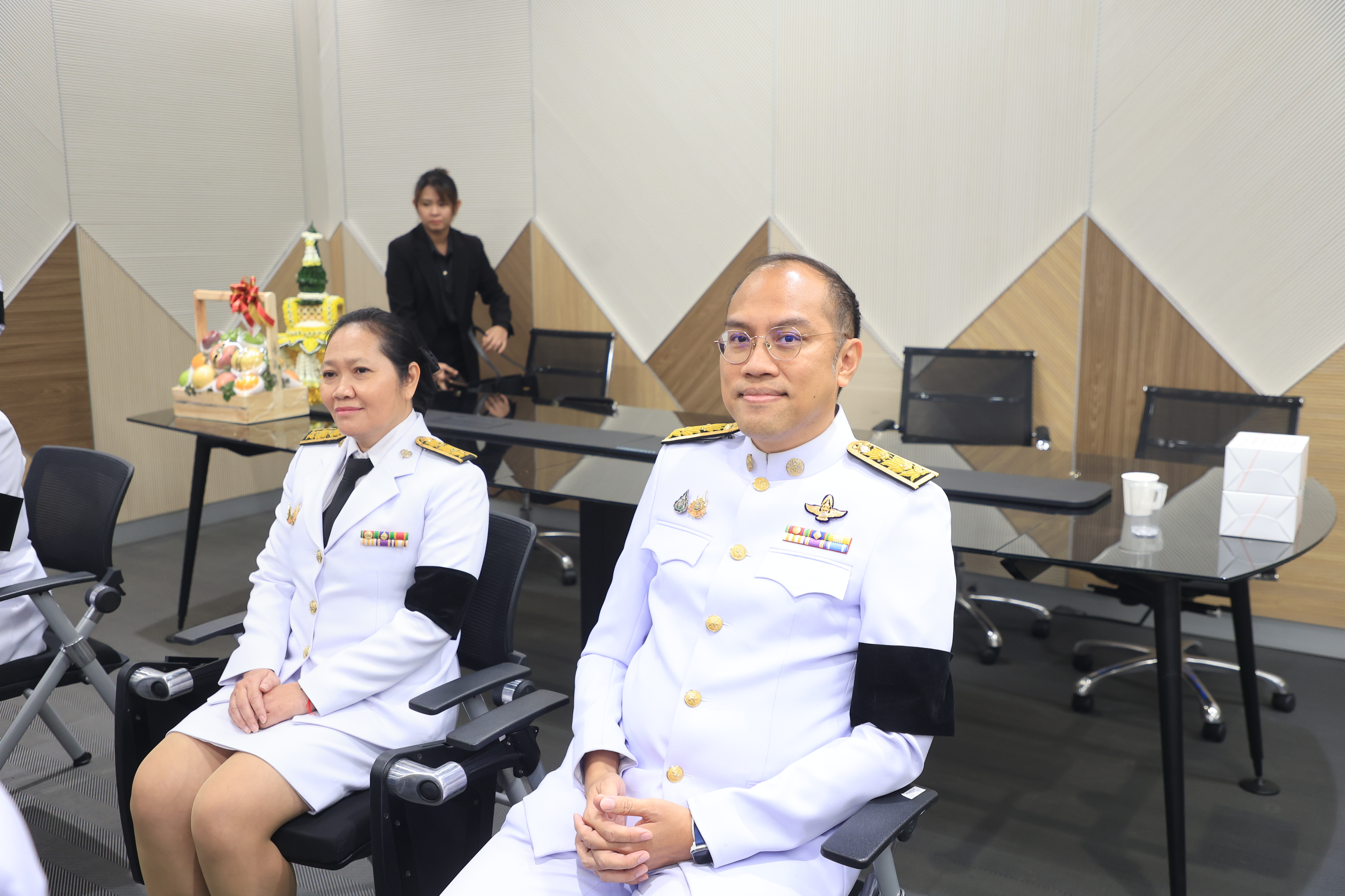 title - คณะผู้บริหาร ส.ป.ก. บันทึกเทปถวายพระพรชัยมงคล เนื่องในโอกาสมหามงคลเฉลิมพระชนมพรรษา 74 พรรษา พระบาทสมเด็จพระปรเมนทรรามาธิบดีศรีสินทร มหาวชิราลงกรณ พระวชิรเกล้าเจ้าอยู่หัว